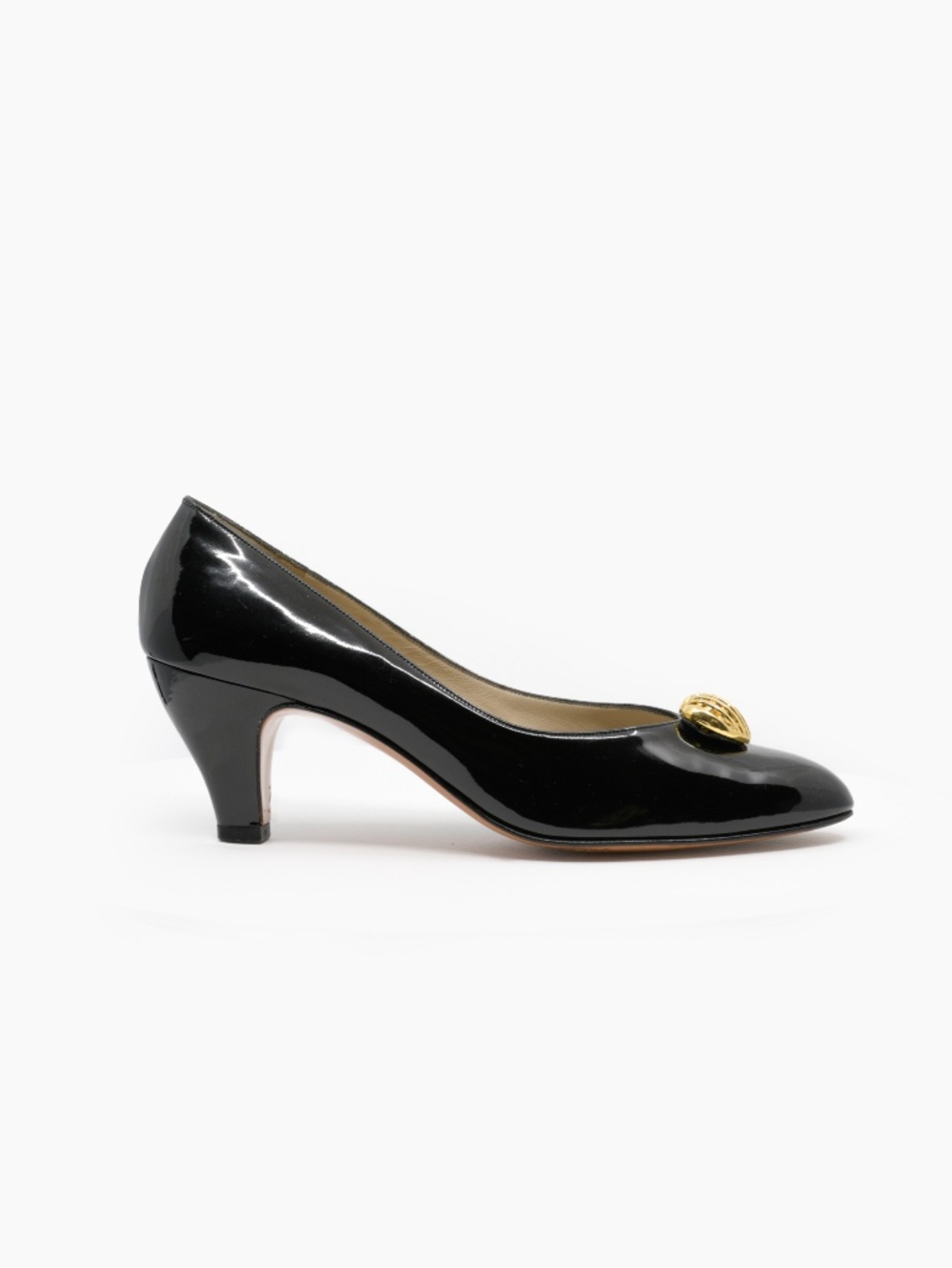 SALVATORE FERRAGAMO Vintage Black Patent Leather Pumps 7½ AA Made in Italy